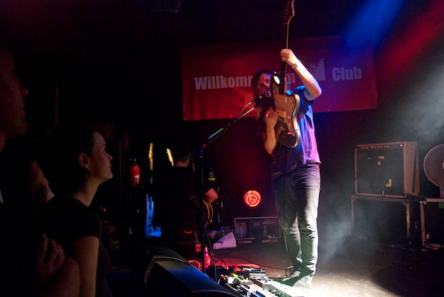 2010-09-30-band-of-skulls-078