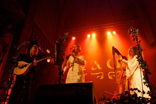 2010-12-02-faun-143